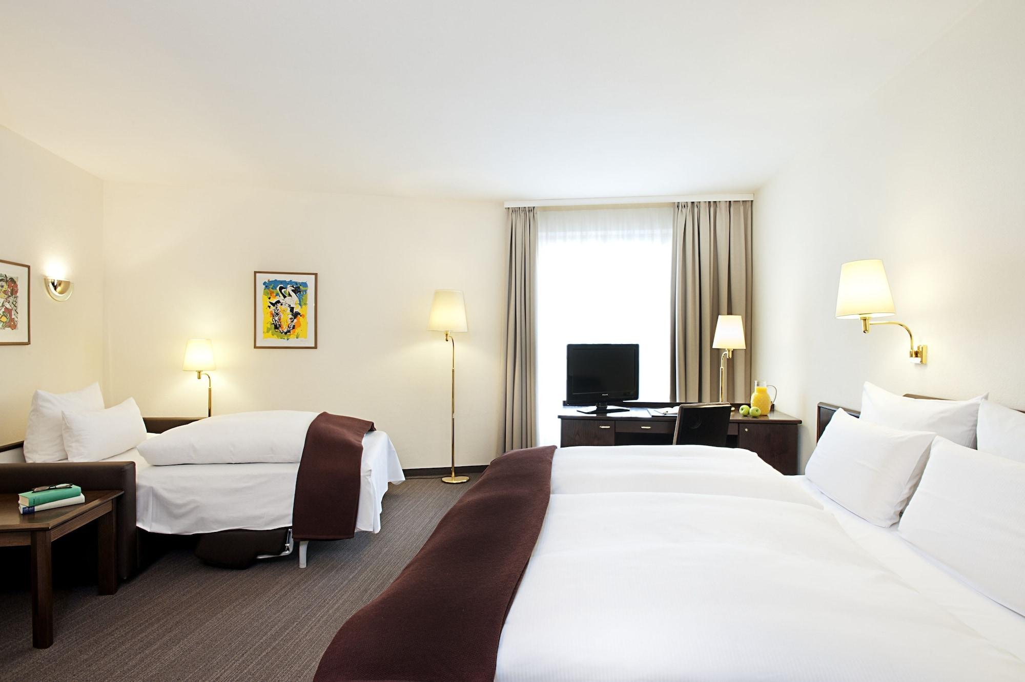 Hotel Kloesterle Noerdlingen - In Kuerze Elaya Hotel Kloesterle נורדלינגן מראה חיצוני תמונה