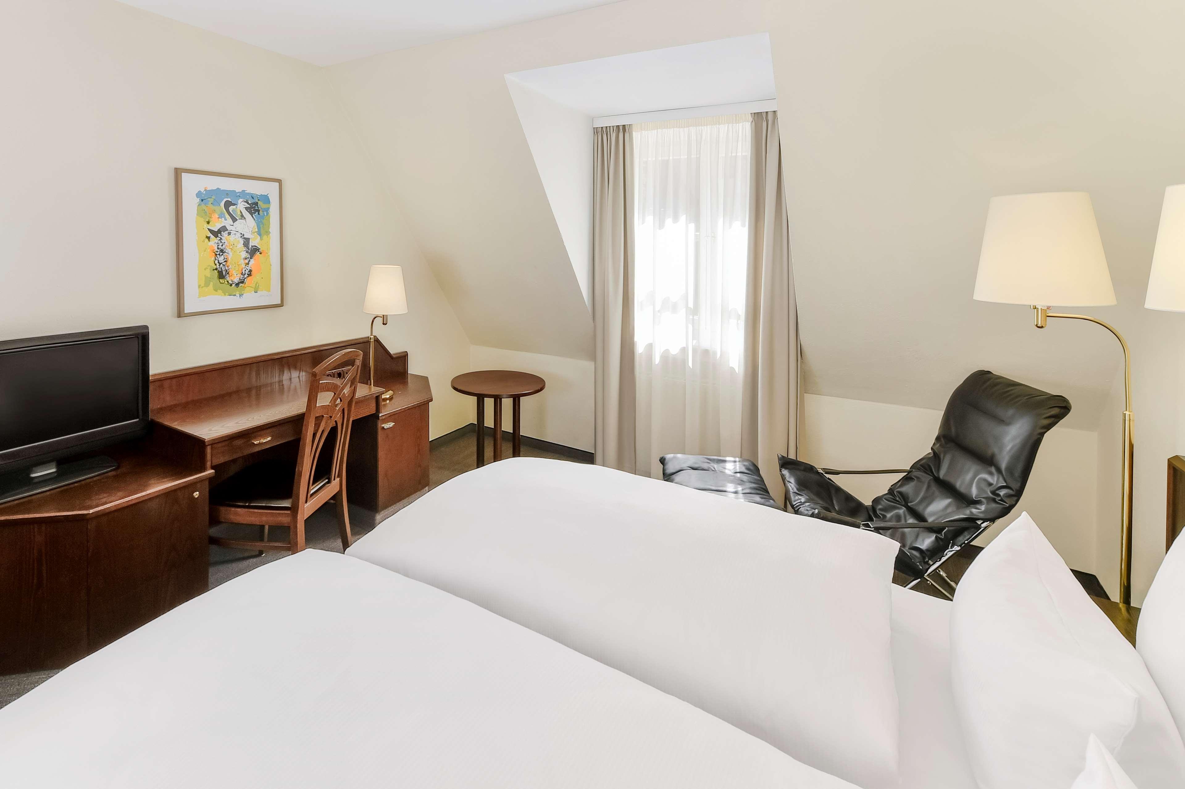 Hotel Kloesterle Noerdlingen - In Kuerze Elaya Hotel Kloesterle נורדלינגן מראה חיצוני תמונה