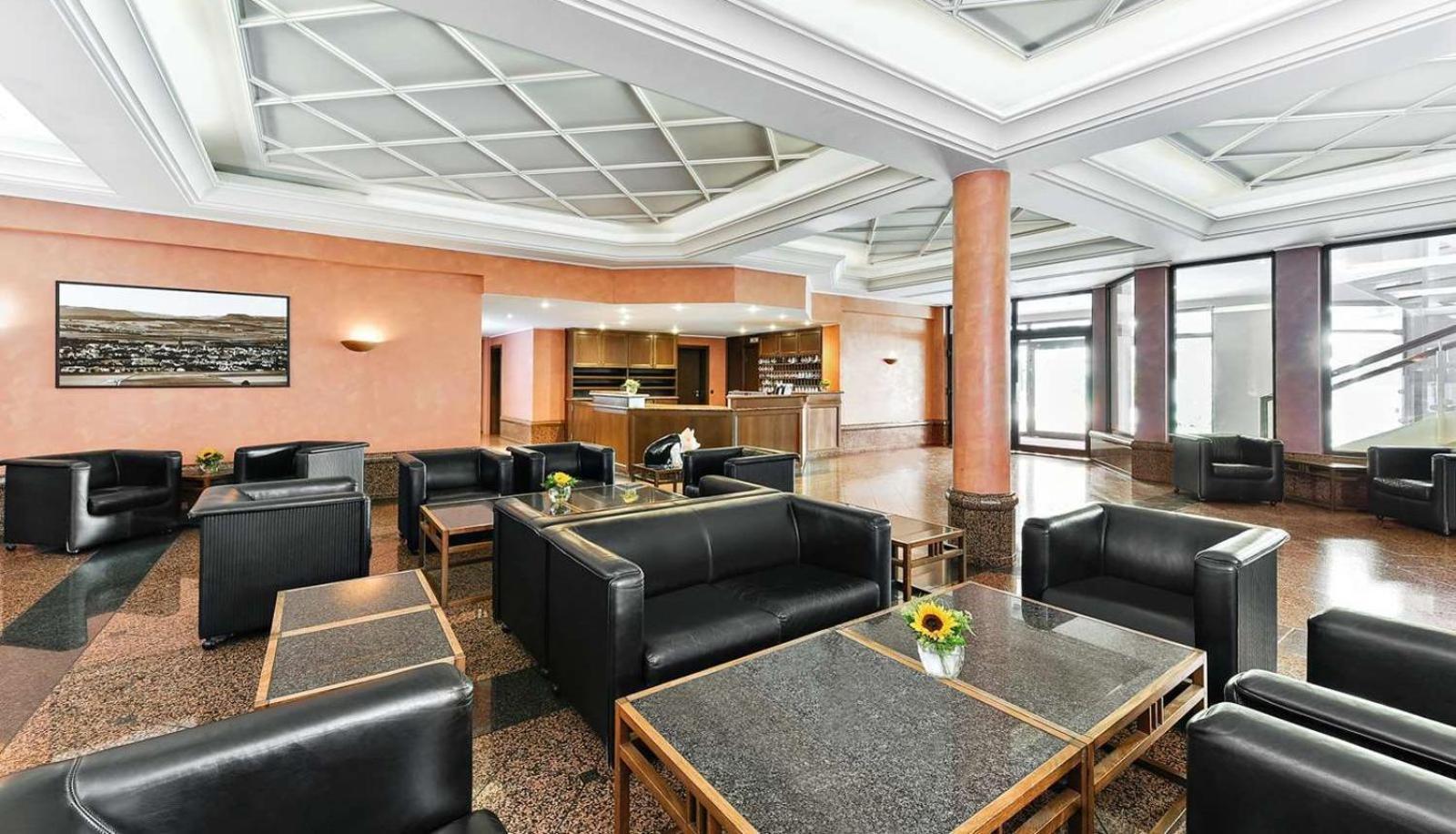 Hotel Kloesterle Noerdlingen - In Kuerze Elaya Hotel Kloesterle נורדלינגן מראה חיצוני תמונה